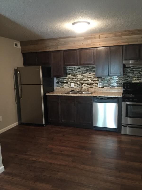 Building Photo - 712 Flats Rental