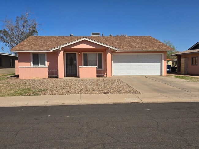 Photo - COOL POOL 14619 N 32 Ln.