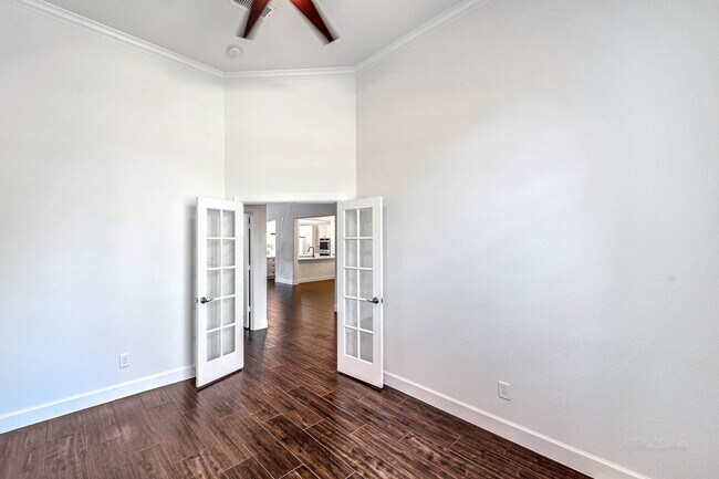 Photo - 6 Old River Pl