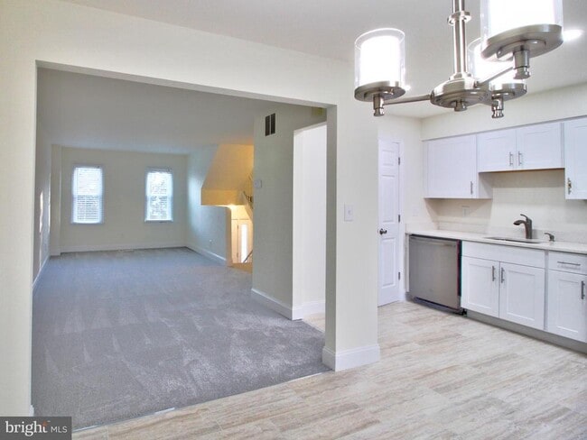 Photo - 87 Meadowlark Ave