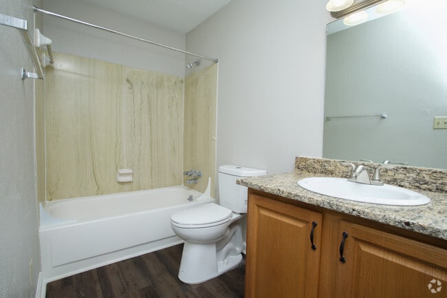 3BR, 2BA - 1300SF