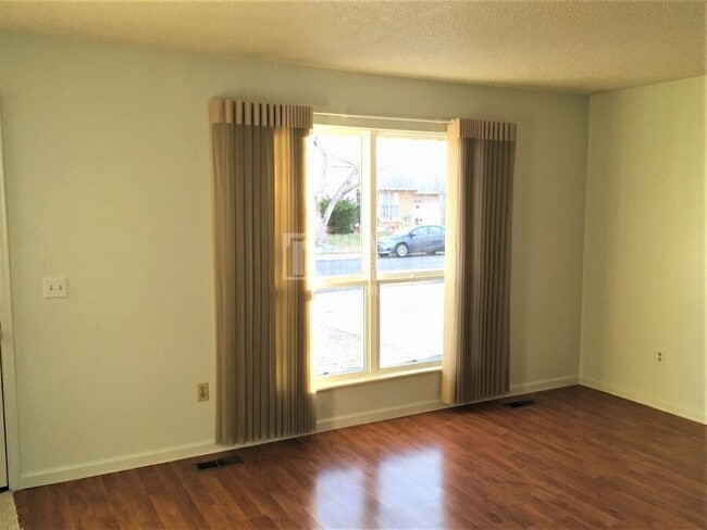 Photo - 2607 W 101st Pl