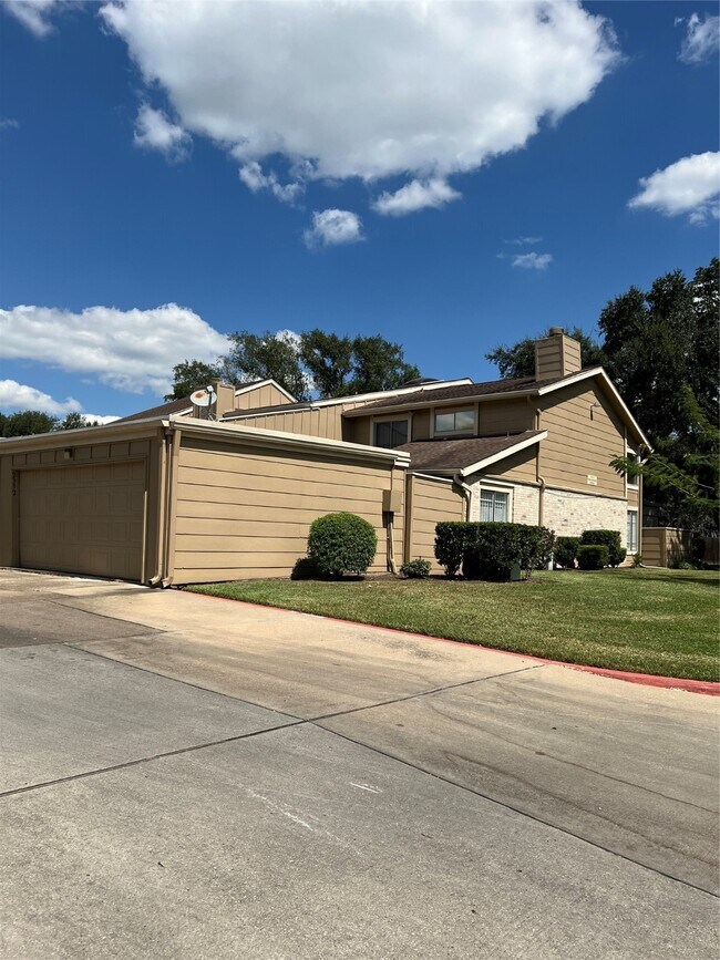 Photo - 2372 Woodland Park Dr Unidad 121