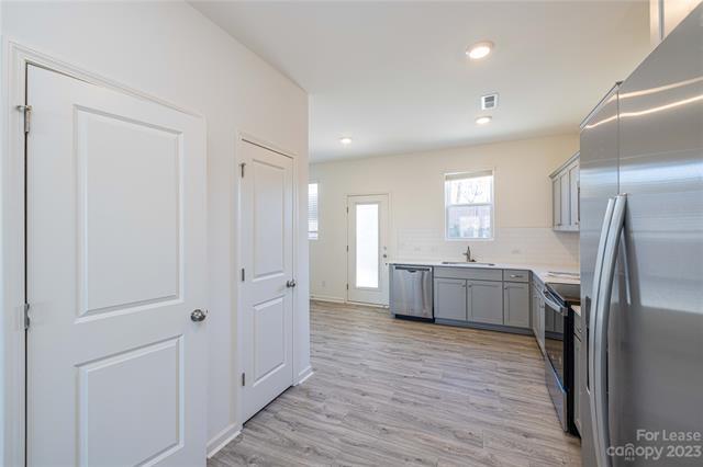 Photo - 100 N Dorsett St