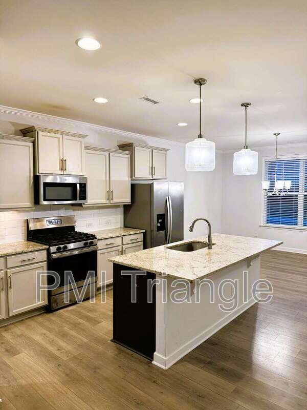 Photo - 156 Etteinne Garden Ln