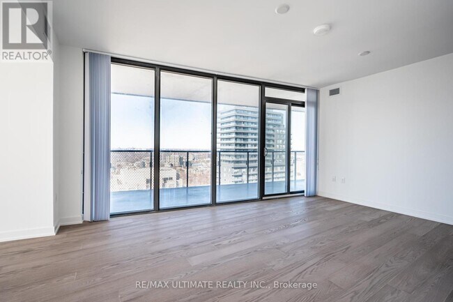 Photo - 11 Wellesley St W Unité 3405