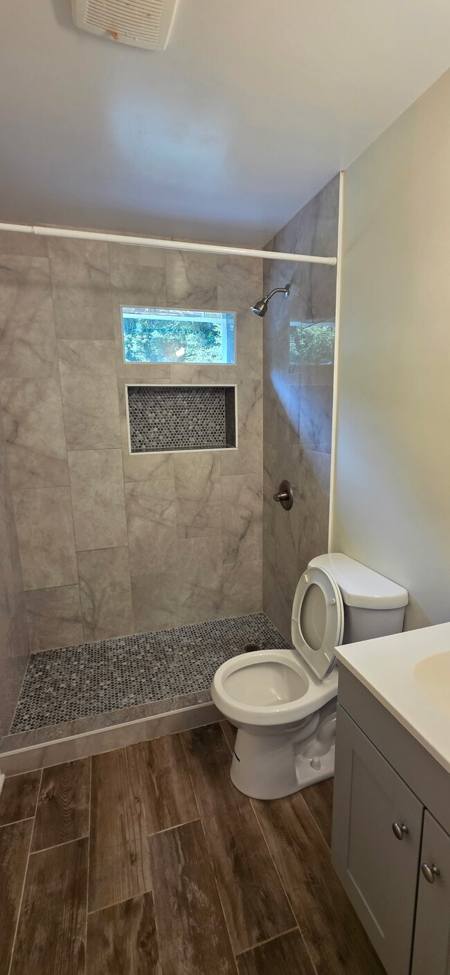 Photo - 1127 Sheppard Pl