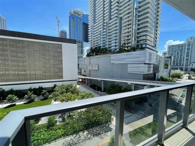 Photo - 31 SE 6th St Unit 31 SE 6th St 907