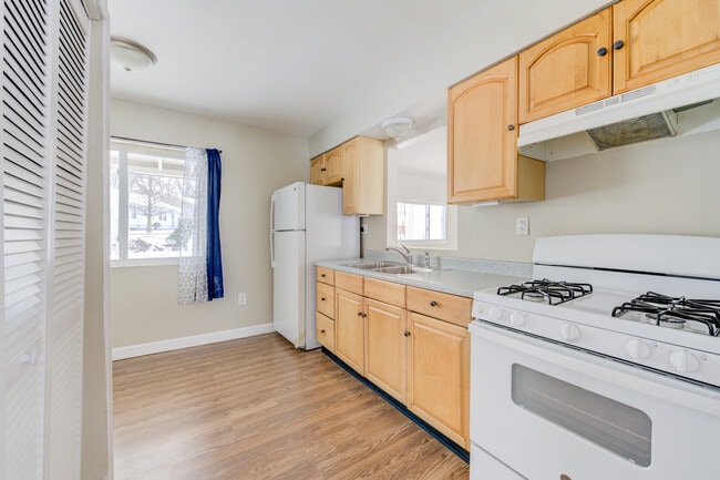 Photo - 110 De Smet Dr