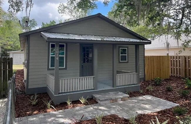 Spacious 3 Bed, 2 Bath Home with Workshop ... - Spacious 3 Bed, 2 Bath Home with Workshop ...