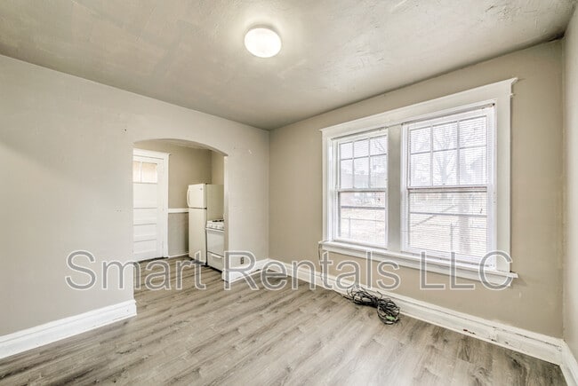 Photo - 4056 S Grand Blvd