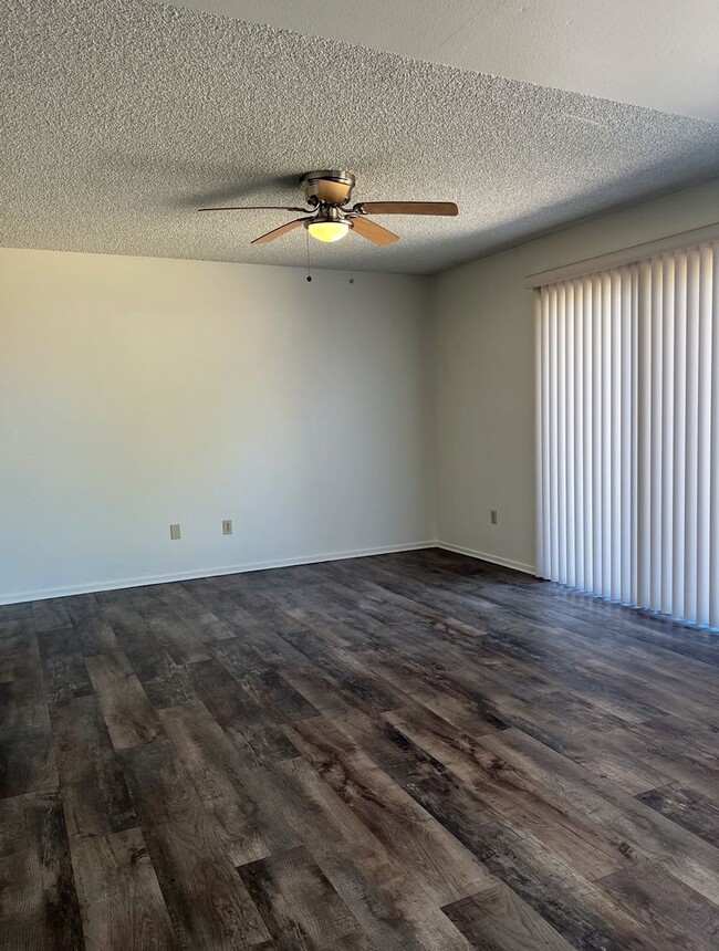 Photo - NICE 3 BED HOME IN CITRUS HEIGHTS!! HUGE YARD!!