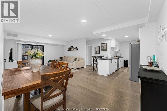 Photo - 2550 Sandwich W Pkwy Unit 211