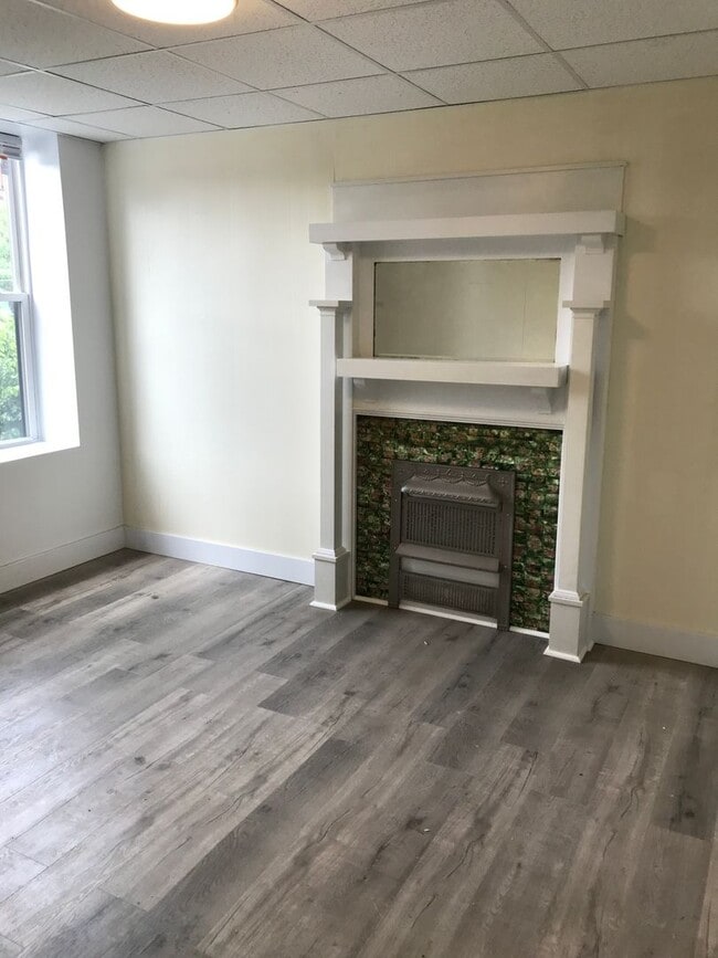 Photo - Updated 1BR Apt available now! Unit Floor 2 - Front