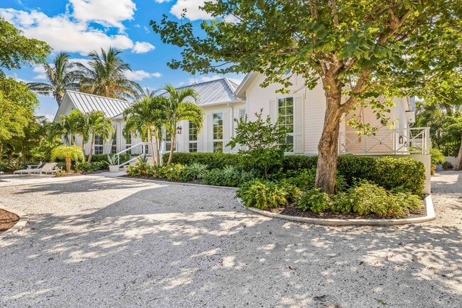 Photo - 2310 23rd St W