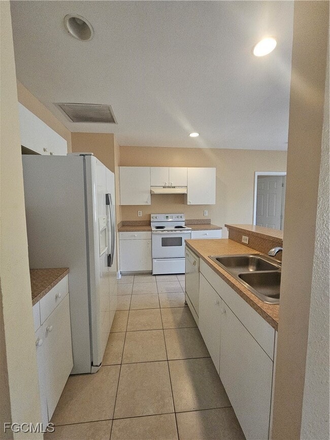 Photo - 1105 Florence St E