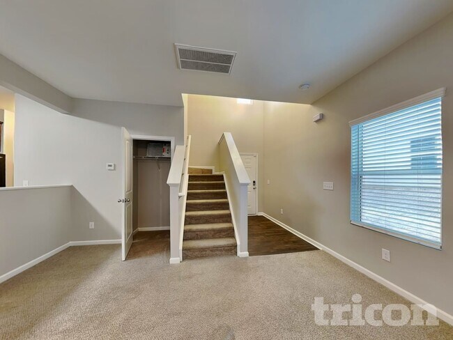 Photo - 115 Clove Hitch Dr