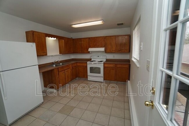 Photo - 663 Fraser St Condo