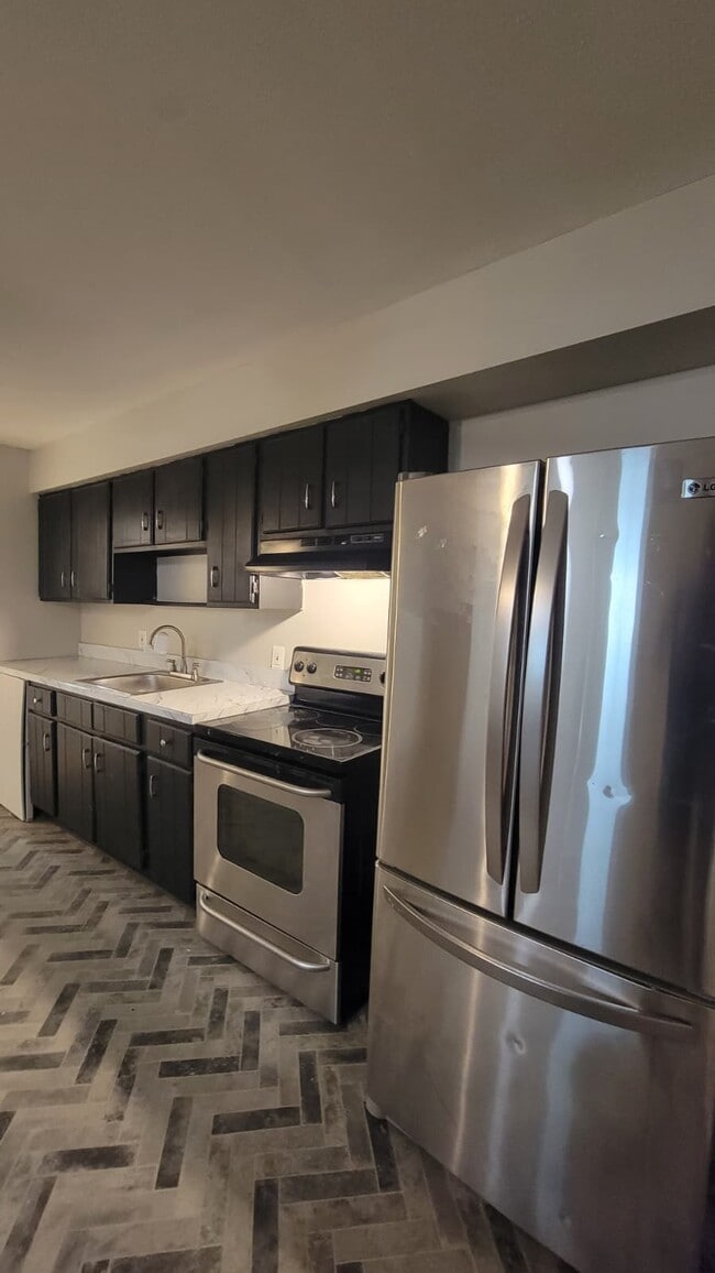 Photo - 753-755 N Washington St