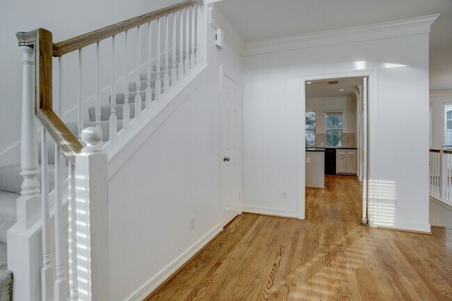 Photo - 2205 Commonwealth St