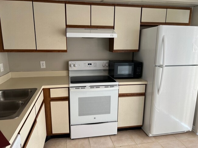 Photo - 2/2 Villa at Osceola Parkway! Available Now!
