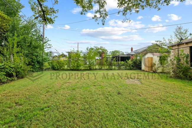 Photo - 1523 Matlock Dr