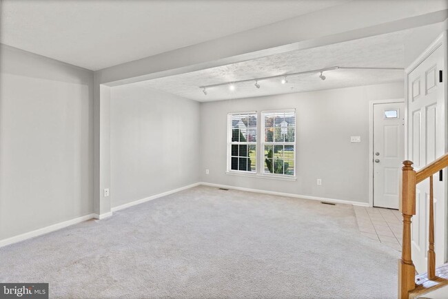 Photo - 5030 Finsbury Rd