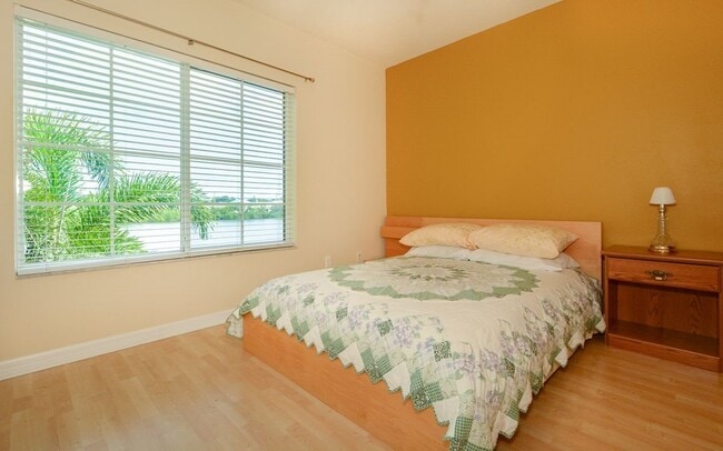 Photo - Lakeside Village Townhouse 2 Bedroom  2.5 Bath Available for Short-Term Rental