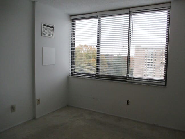 Photo - One Bedroom at Place One Condo in Alexandria