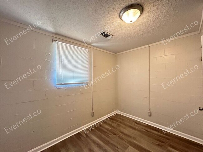 Photo - 1077 Jessamine Dr Unit B