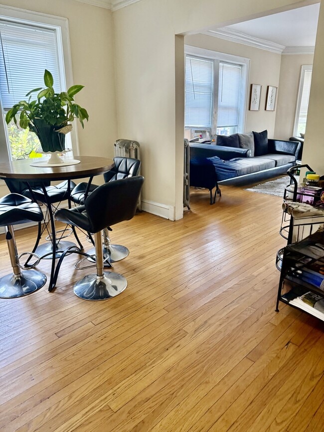 2349 N Kenneth Ave Unit 2
