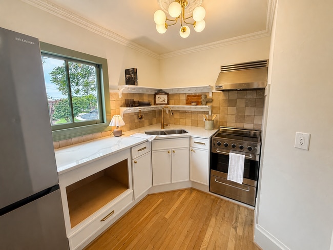 405 W Davis St Unit E