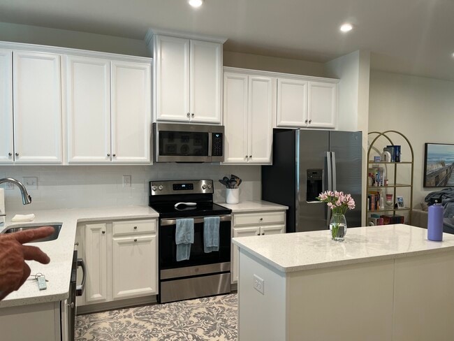 Cocina abierta - 6300 Cleburne Ct Unidad Townes at LOSO