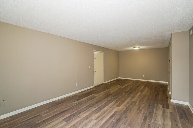 Photo - River Woods Apartments