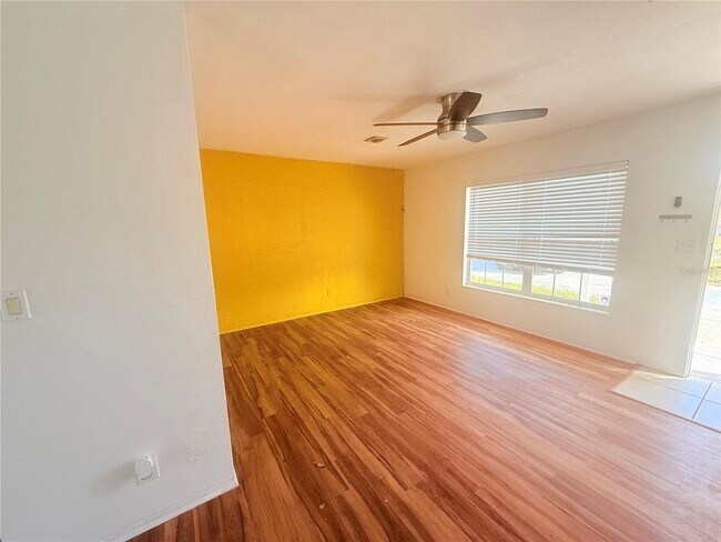 Photo - 751 72nd Ave N