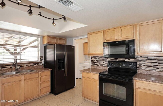 Photo - 617 E Calle Bolo Ln