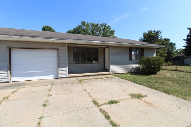 Building Photo - Two Bedroom Duplex Rental