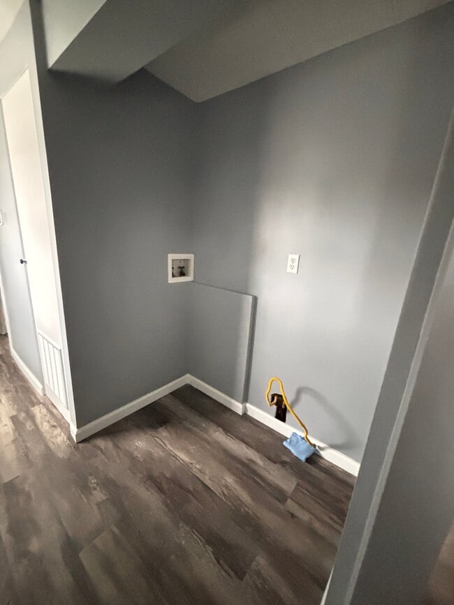 Photo - 14001 Western Ave