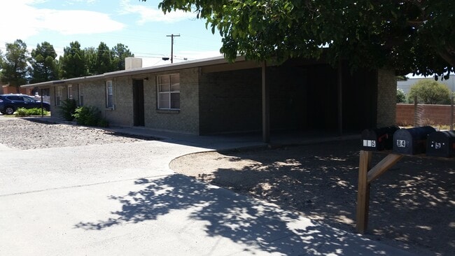 Building Photo - 855 S Espina St Rental
