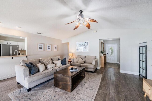 Photo - 106 Winston Manor Cir