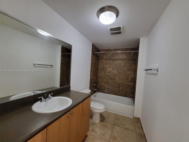 Photo - 435 SW 12th Ave Unit 305