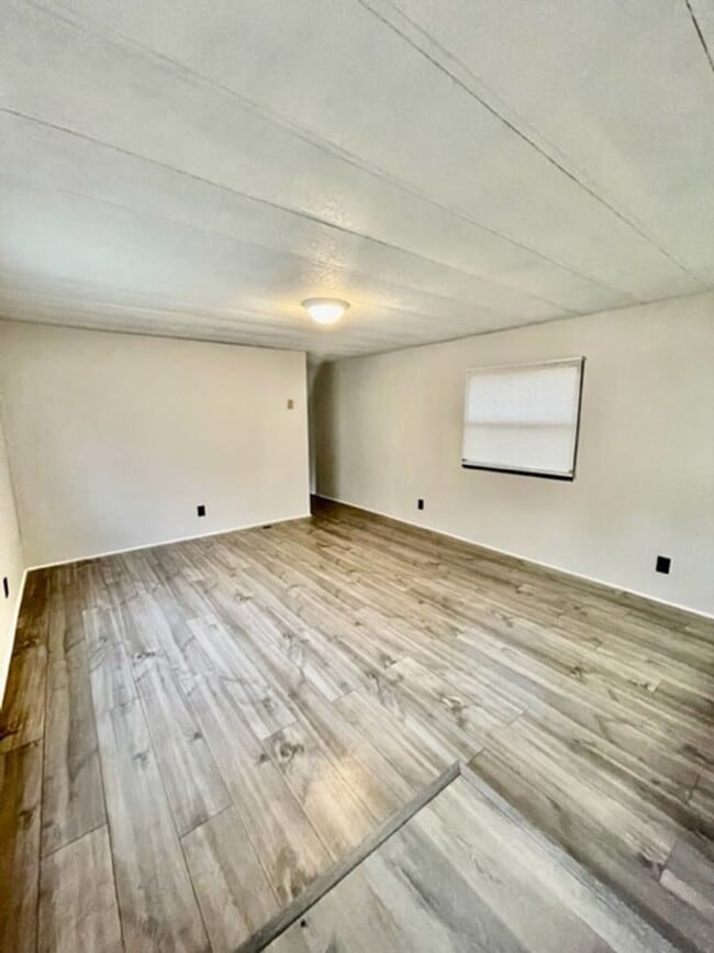 Photo - Must see this adorable 3 bedroom 1.5 bath ...