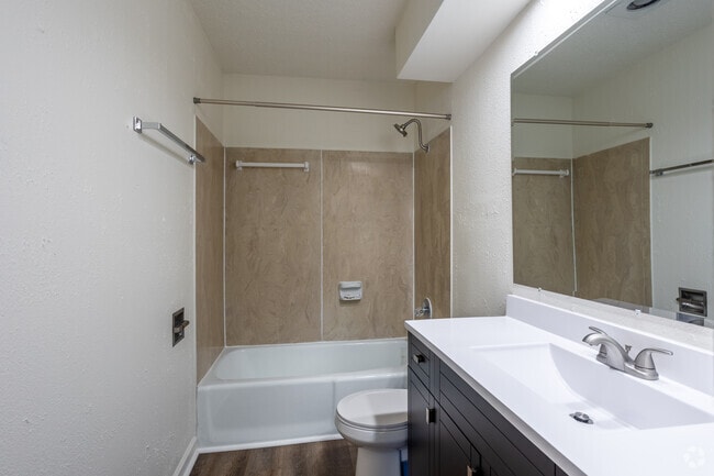 2BR, 2BA - Chalet - Second Bathroom