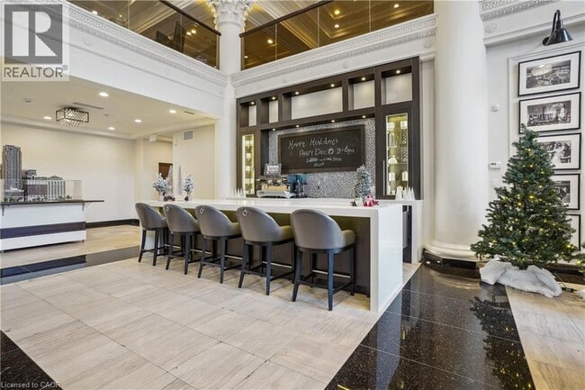 Photo - 118 King St E Unit 522