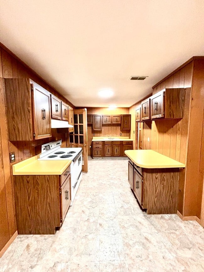 Photo - 732 Crest- Now Available!