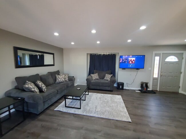Photo - Charming 3-Bedroom Retreat in Westlake!