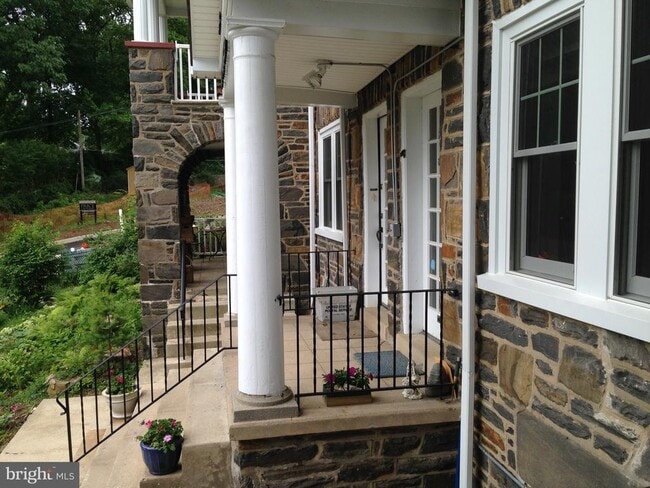 Photo - 33 Price Ave