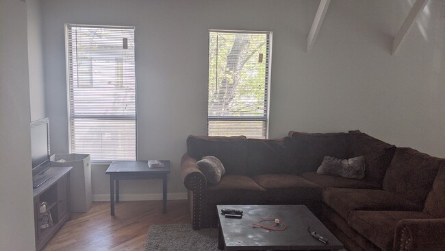 Photo - 2825 N Sheffield Ave Apartments Unit #2824-2