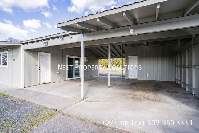 Photo - 160 Carswell Dr