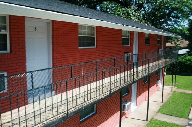 Photo - Granville Oaks Apts